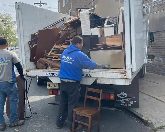 Residential and Commercial Cleanout Services in Long Island, New York